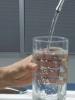 Reinigung und Desinfektion von Wasser in einem Brunnen in einem Landhaus oder Grundstück